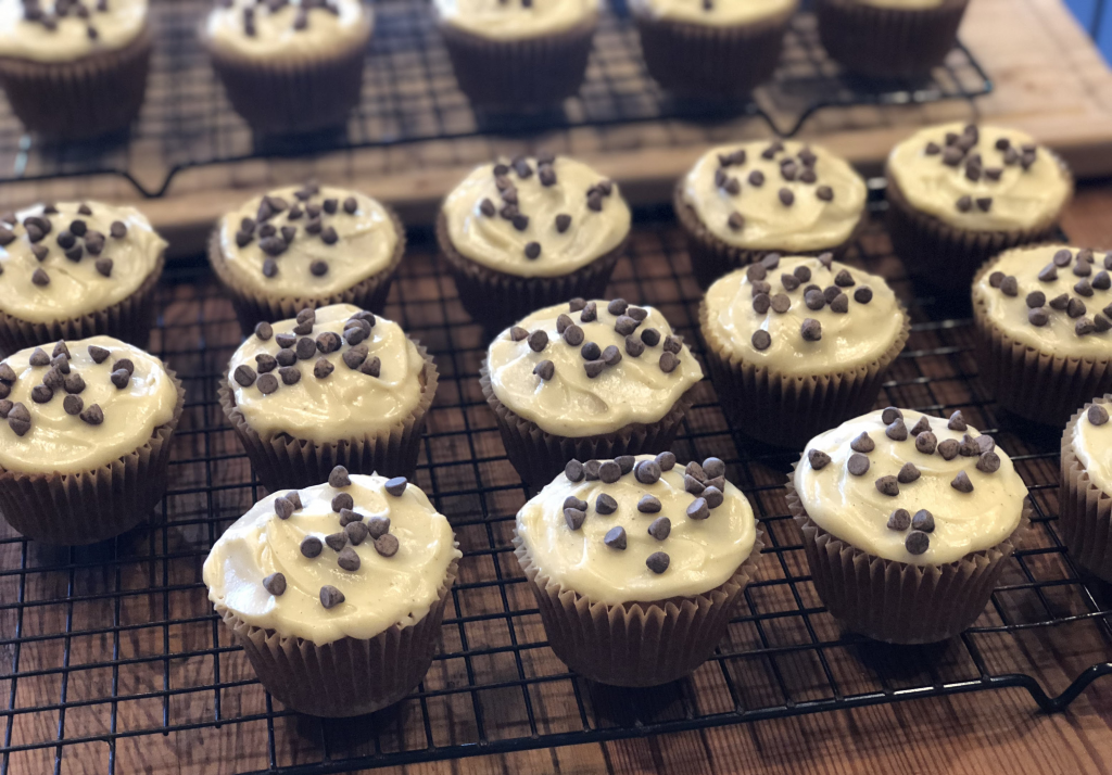 Pumpkin Chocolate Muffin with Maple Cinnamon Cream Cheese Frosting