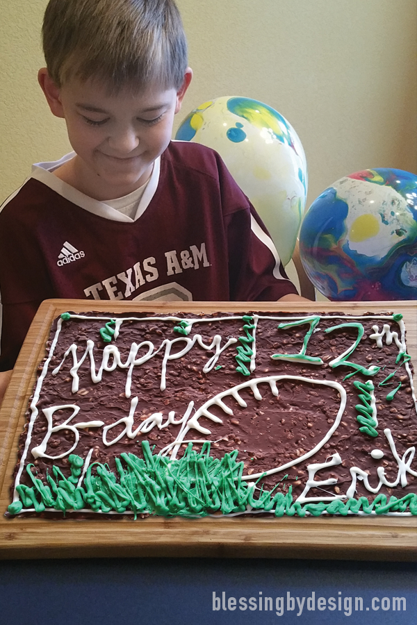 Football_Candy_Melt_cake